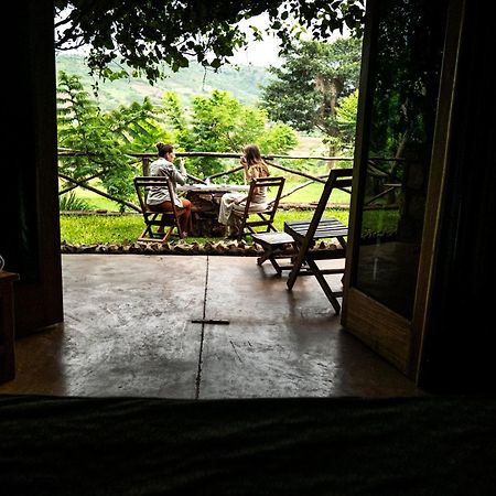 Akagera Transit Lodge Luaran gambar