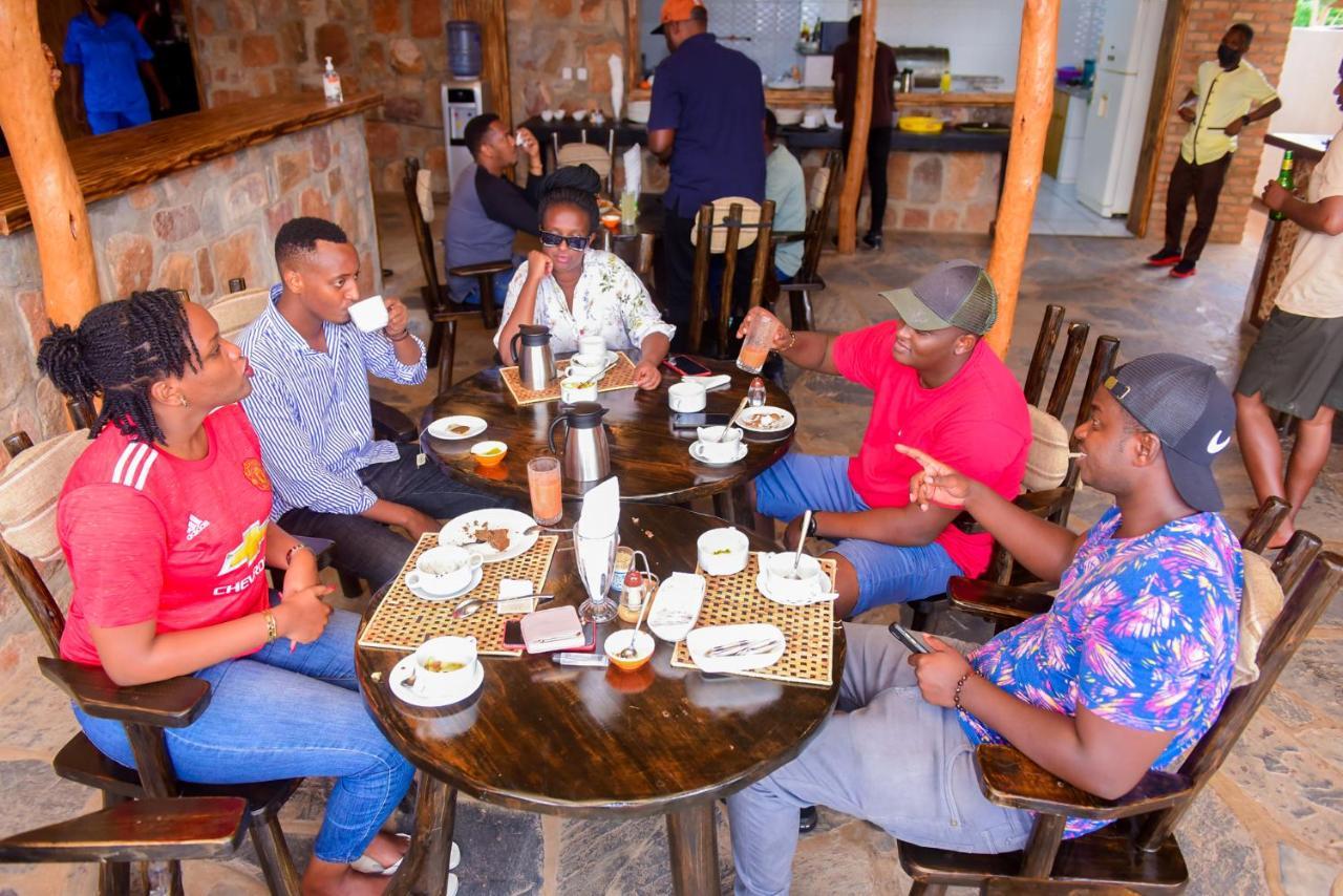 Akagera Transit Lodge Luaran gambar