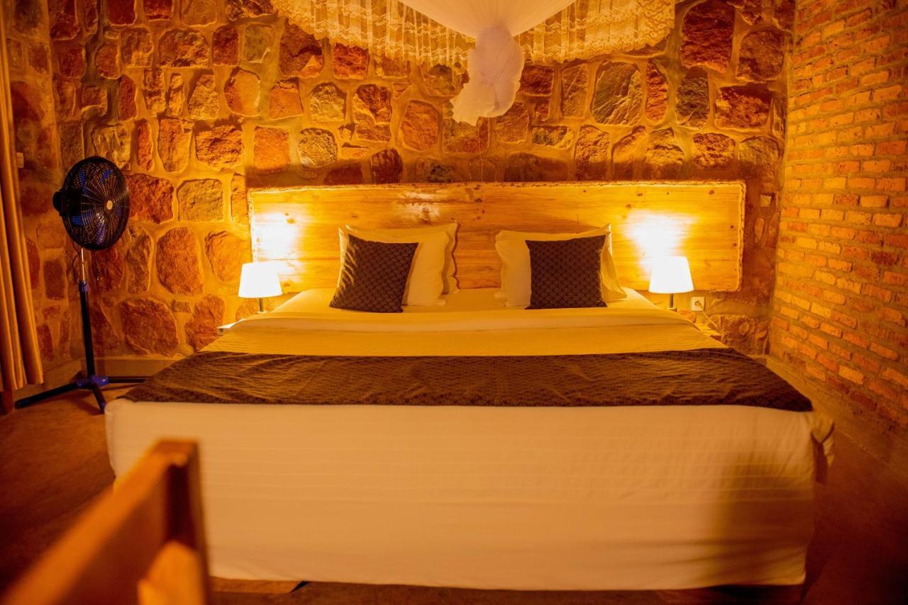 Akagera Transit Lodge Luaran gambar