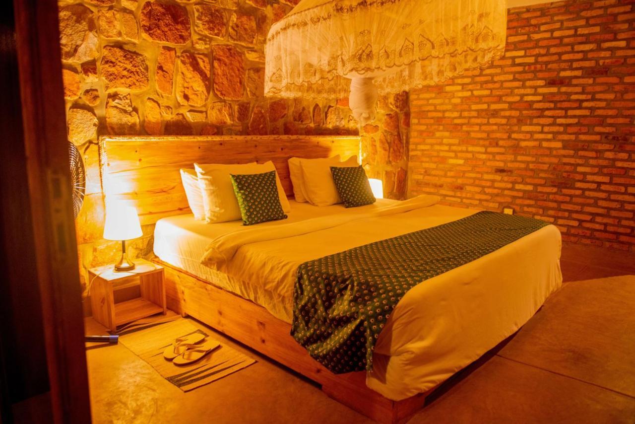 Akagera Transit Lodge Luaran gambar
