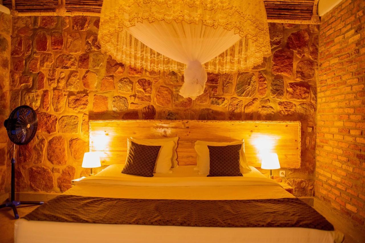 Akagera Transit Lodge Luaran gambar